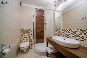 Фото номера Улучшенный двухместный номер с 1 кроватью Отель Hotel Promien г. Скаржиско-Каменна 5